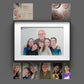 Künstler zeichnet ein Gedenkportrait von Hand nach einem Foto